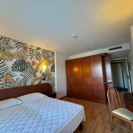 Hotel Falcone Lignano Sabbiadoro Esterno foto